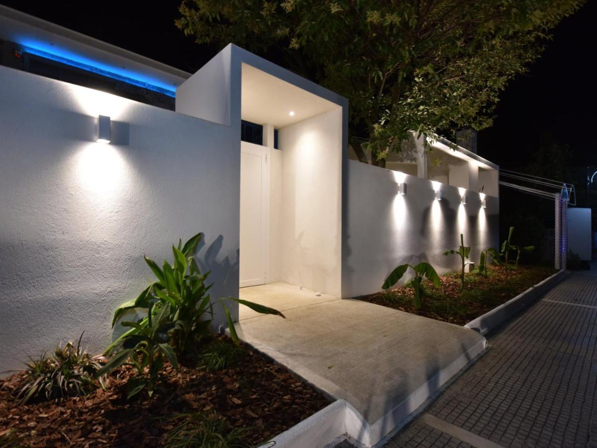4 Elements Seaside Luxury Suites By Rentalspro Services Nea Moudania Halkidiki 外观 照片